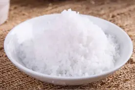 烧菜时，中间放盐，还是最后放盐？很多人步骤错了，难怪味道不好图片