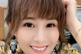 47岁女演员拍戏脸上抹满猪粪泥巴，那些不敬业的明星羞愧吗？图片
