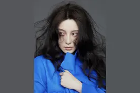 范冰冰的时尚感还是挺强的，但这么怪诞的妆容，一般人欣赏不了图片