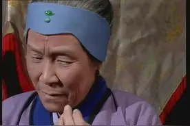 送钱帮助刘姥姥，王熙凤说话有多温馨，王夫人说话就有多冷漠图片