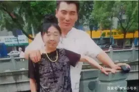 59岁女子嫁给27岁男子，为爱整容，反弹后仍被宠成“小公主”图片