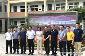体教深度融合 为青少年健康赋能——国家体育总局领导调研张和祥小学校园蹦床运动开展情况图片