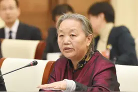 甘肃女首富雷菊芳：靠藏药发家，为人十分低调，身价高达120亿图片
