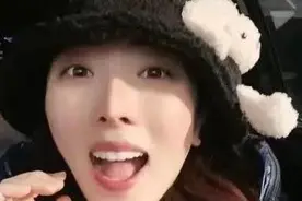 李思思罕见带娃露面！私下素颜比带妆还养眼，俩儿子上镜感十足图片