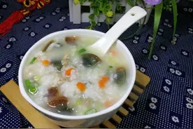 教你做皮蛋瘦肉粥，简单又好喝，孩子一次能喝一大碗图片