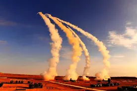 27秒罕见视频展示！会直角拐弯的导弹，网友：这技术可得保密图片