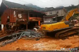 雅安地区山洪爆发，受灾严重，已致6人死亡，5人失联，昨夜今晨四川多地遭遇暴雨袭击图片