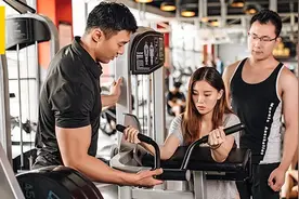 肌肉男怎么能生病？那么壮白练了图片