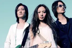 飞儿乐团纠纷未和解38岁Faye素颜告恩师，与昔日美艳模样判若两人图片