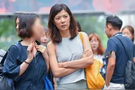 瑜伽服出门这样搭配更加时尚青春图片