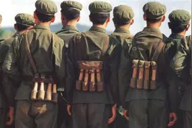 军队坚持用木柄手榴弹，因为更适合山地战？图片
