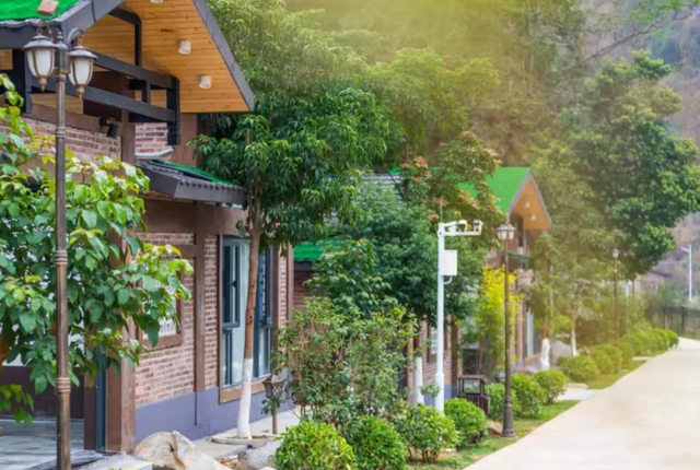 探秘洞天仙境！逃离城市，翻山越岭，来到山中小屋