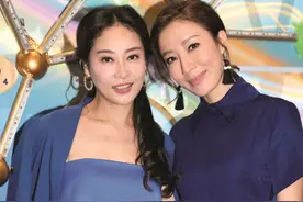 杨怡带1岁女儿参加聚会，与姐姐杨卓娜罕见同框，长相相似感情好图片