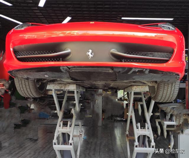 一代神车被糟蹋，五百万法拉利竟塑料袋敷衍修车，160万拿下？