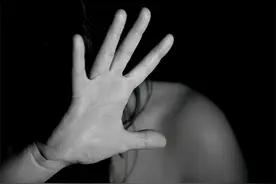 四川一男子为何将妻子绑树上5个月？妻子饿死后，家属却谅解女婿图片