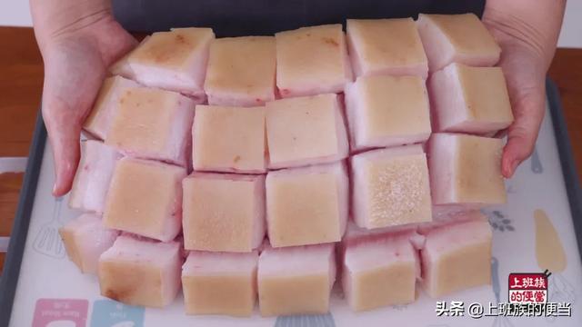 外面卖38元一斤的脆皮烤肉，教你自己在家做，学会都能开店了