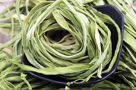 秋天，遇到“2笋”别错过，2元一斤，晒干比鲜笋好吃，冬天炖肉香图片