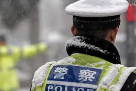 美国人均警察人数比中国还多，为什么治安还不行？图片