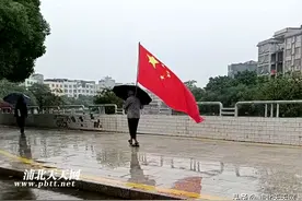 不管几岁，开心万岁！今天浦北小江街最靓的女就是你了图片