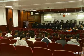 这个“714高炮”涉恶团伙受审，近2万人在线围观！被他们诈骗、勒索的受害人超过10万图片