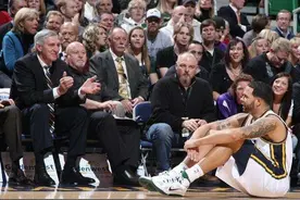 德隆哀悼斯隆引发球迷热议！若他当年没与恩师闹翻 或仍在NBA打球图片