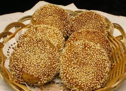 老年人养生，吃黑芝麻还是白芝麻？营养师用成分告诉你区别