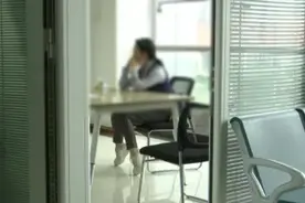 欠债4千万后她利用护照“漏洞”多次乘机出国 这次在长水栽了图片