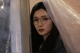 《扫黑风暴》美女记者伪装去高利贷，识破被裸拍威胁，真黑暗图片