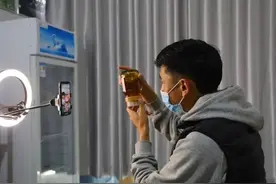 布尔津县：创新“直播带货”赋能乡村振兴图片