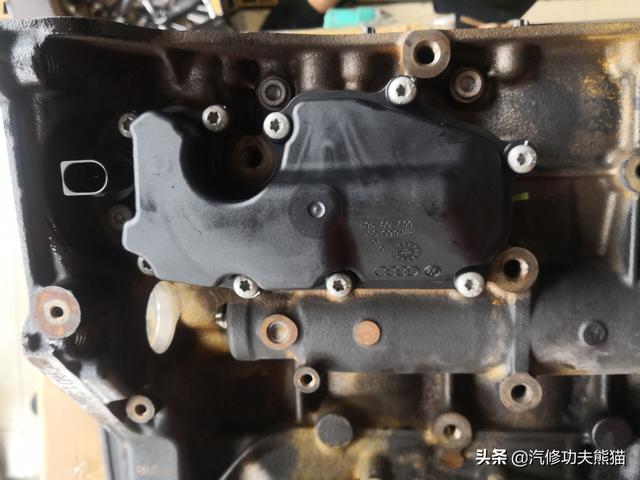 小伙淘了台二手奥迪Q5，不光烧机油还到处漏油，一次修复秒变新机