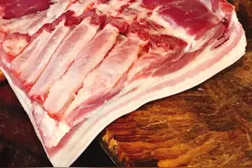 挑五花肉有讲究，肉店老板透露4个诀窍，学会后，再也不会买错了图片