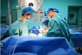 微孔单孔手术世界|普外科成功实施两例经脐单孔腹腔镜阑尾切除术图片