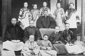 李鸿章40多岁老来得子，小妾生下亲儿后，他是如何对待继子？图片