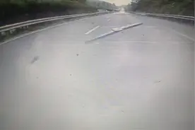 高速公路遇见路障出现车损找谁理赔？图片