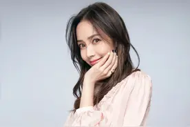 侯佩岑携老公、妈妈一起参加综艺，目的只有一个图片