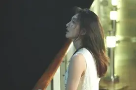 王漫妮卖8年奢侈品，没看懂尖儿货和普通款的区别，精致穷闹笑话图片