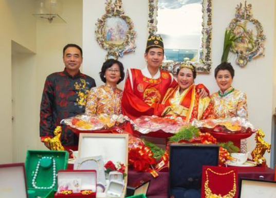 “小太妹”何超盈的混乱情史