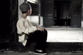 《少年闰土》里闰土原型结局悲惨，后代仍为鲁迅工作，不愁生计！视频封面