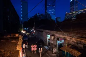 郑州小伙为爱情放弃年薪60万的工作，如今分手，后悔不已图片