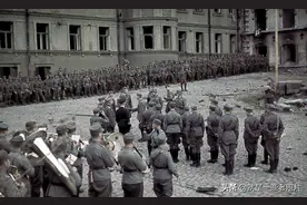 趁虚而入重夺失地，二战彩色老照片中芬兰重夺维堡后的阅兵图片