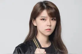 绝地求生：沐子直播间晒出驾照，却意外暴露真名，被粉丝调侃很秀图片