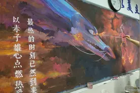 初中生黑板报走红，班主任看后舍不得擦，美术老师也自愧不如图片