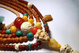 超会编绳的神仙小姐姐，串儿也玩得与众不同图片