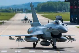 外媒报道歼十有望出口伊朗，如果属实将对美国霸权形成极大牵制图片