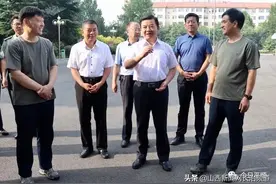 平顺县：吴小华赴长治军分区慰问图片