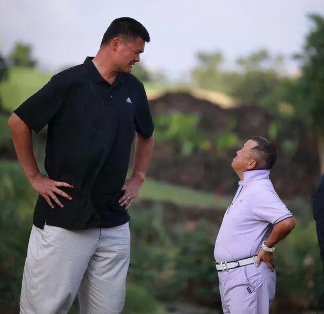 通过断食，瘦下来后，发现我竟然长高了3厘米