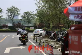 摩托车交强险难买？新时报记者实地探访：营业网点少，不能线上购买图片