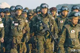 日本陆上自卫队，拥有10个师团，一个师团到底有多少兵力？图片