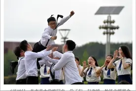 南昌大学的毕业照，新华社《新华视界》都在发！图片