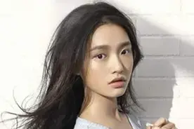 冷军画美人鱼林允，像极了真人，为何没人买？网友：看看价格再说图片